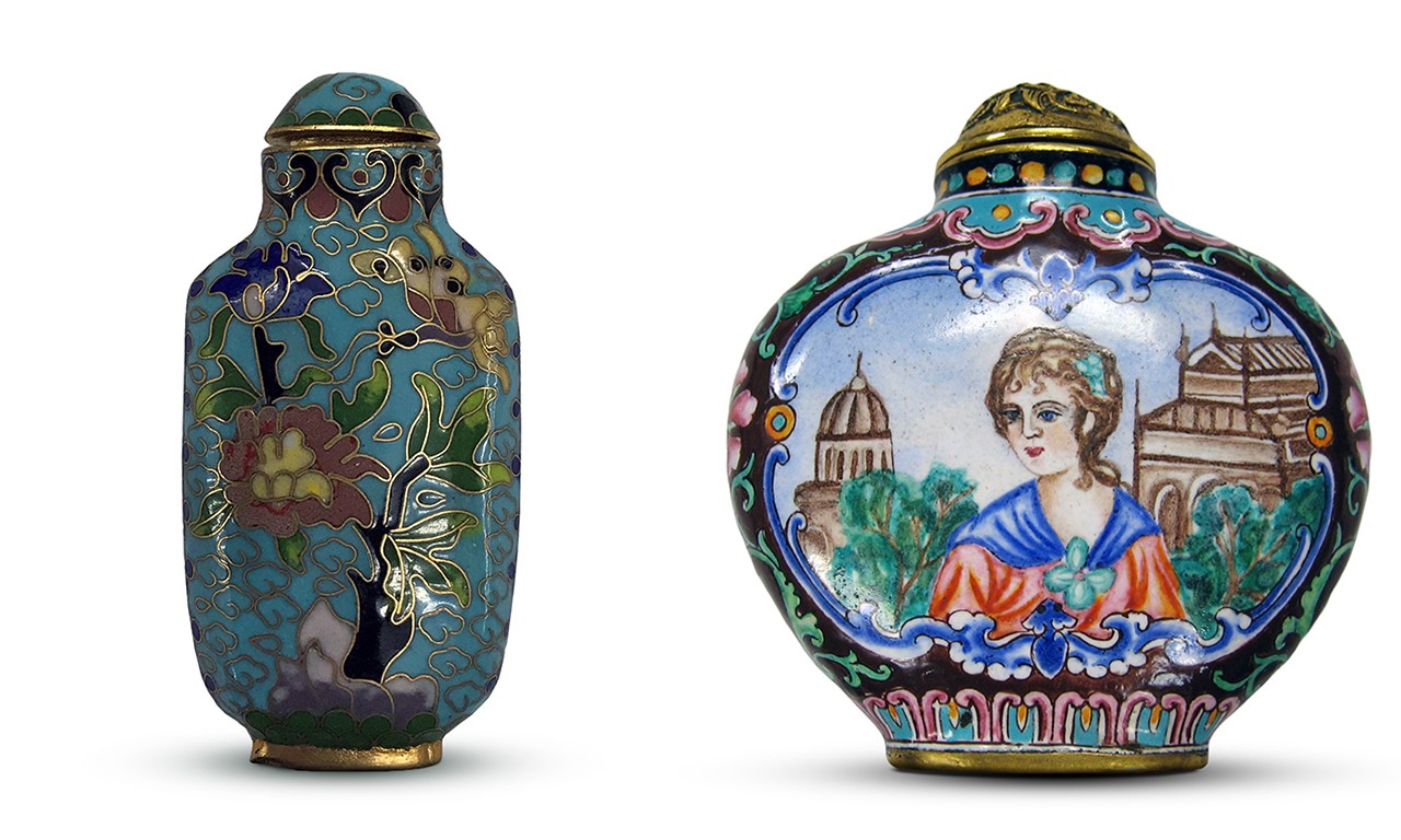 Snuff Bottle with European Ladies